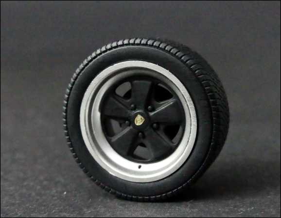 1:18 VW Bus T3 B32 Porsche Fuchs Felgensatz